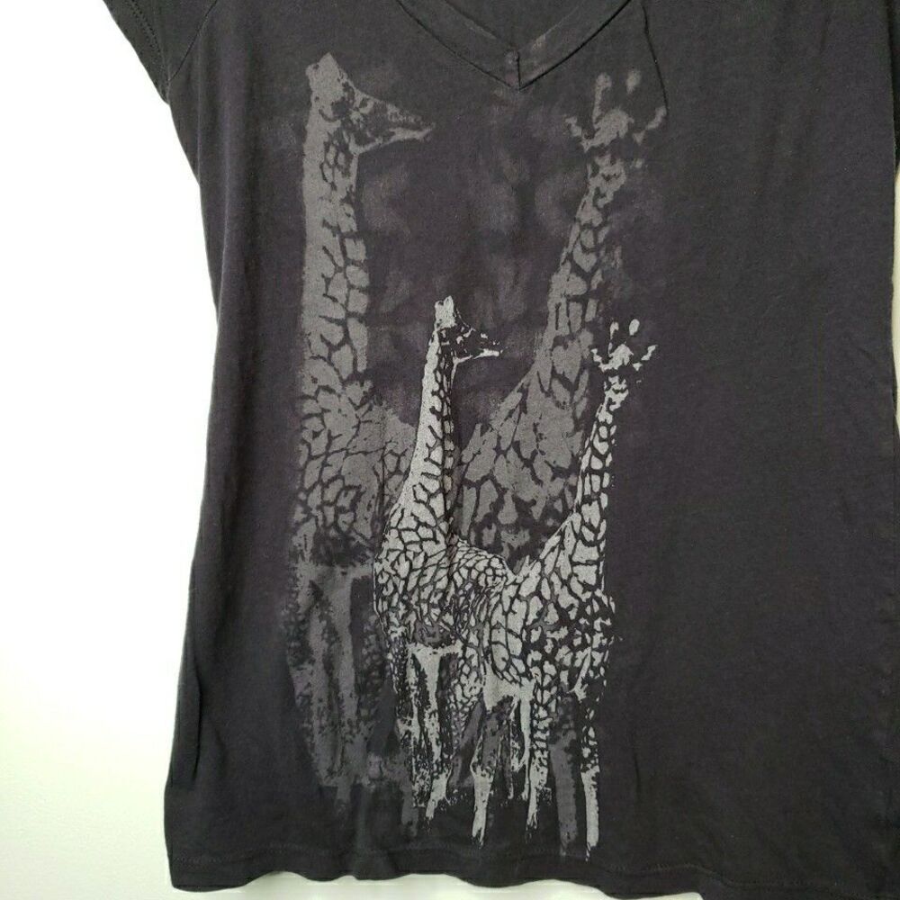Giraffe V-Neck T-Shirt Black Gray Tonal Lightweight Tee Womens Juniors Sz Medium